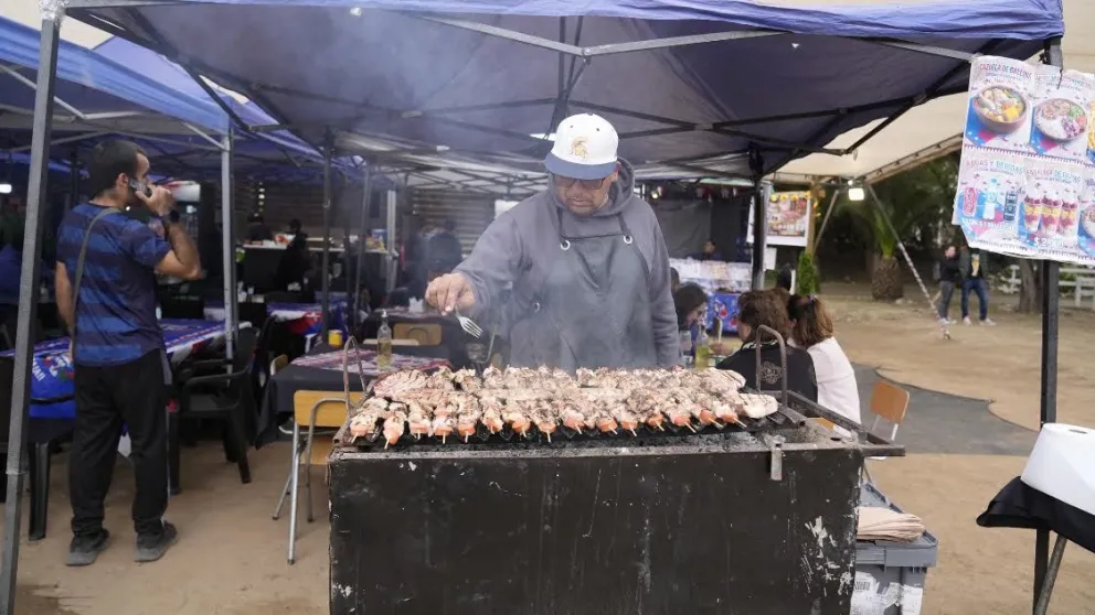 musica,-gastronomia-y-emprendimientos-marcaron-la-fonda-solidaria-en-ovalle