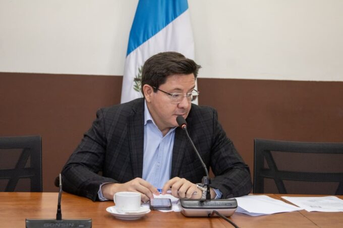 comision-legislativa-de-finanzas-atrasa-discusion-de-proyecto-de-presupuesto-de-2027