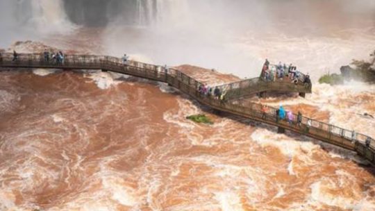las-cataratas-estan-bajo-estricto-control-por-la-crecida-del-iguazu-y-el-fenomeno-de-el-nino