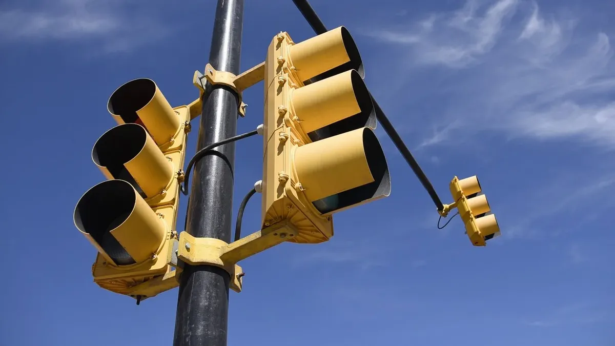 doble-luz-roja:-la-modificacion-del-funcionamiento-de-semaforos-en-un-departamento-de-uruguay-para-reducir-siniestros