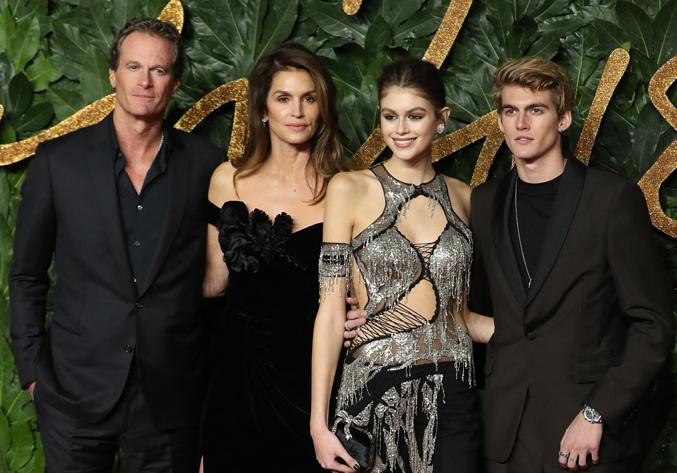 investigan-la-muerte-del-hijo-de-cindy-crawford