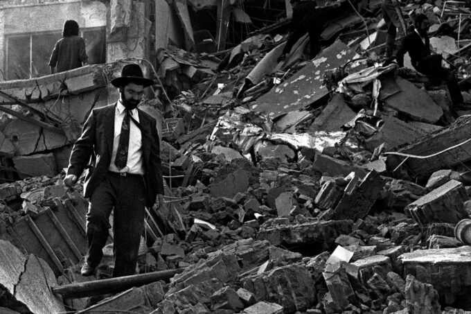 argentina-charges-iran’s-revolutionary-guard-chief-and-others-over-amia-bombing