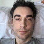 arnaud-denis,-ator-frances-que-criou-coletivo-de-vitimas-de-proteses-de-hernia,-morre-por-eutanasia-na-belgica