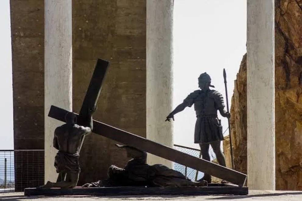 actualizan-proyecto-para-instalar-esculturas-del-via-crucis-en-la-cruz-del-tercer-milenio
