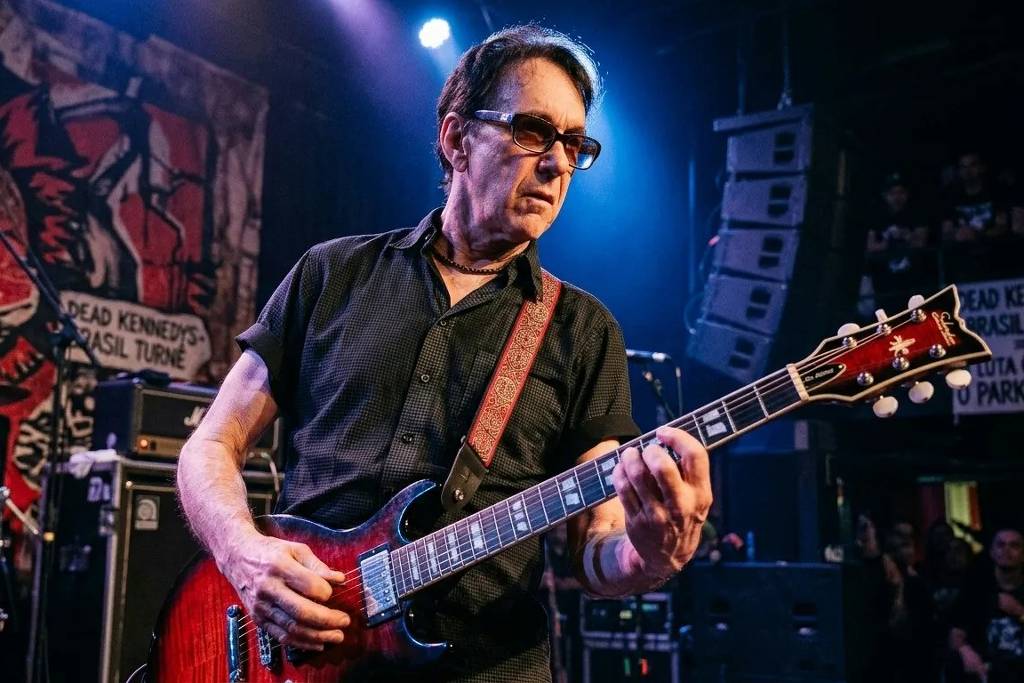fundador-do-dead-kennedys,-east-bay-ray-recebe-diagnostico-de-parkinson