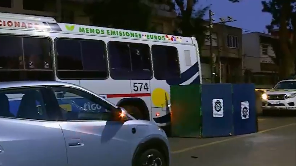 un-peaton-murio-atropellado-en-el-buceo:-un-auto-lo-embistio-y-luego-fue-arrollado-por-un-omnibus