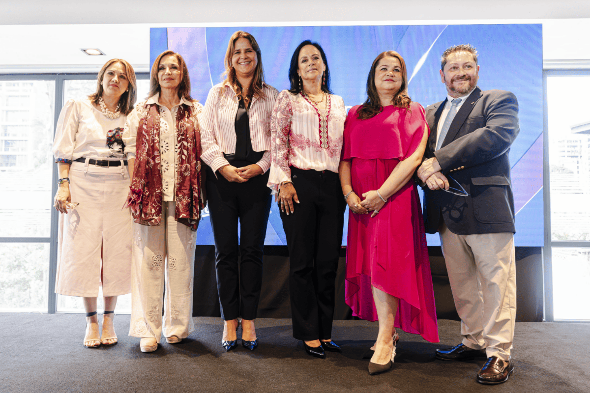 manos-que-salvan:-la-campana-de-agua-pura-salvavidas-y-fundecan