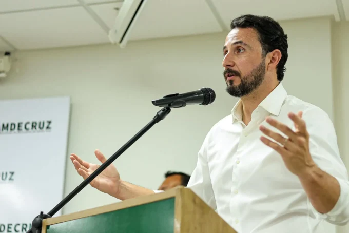 paro-de-transporte:-velasco-insta-a-entablar-el-dialogo-con-el-sector