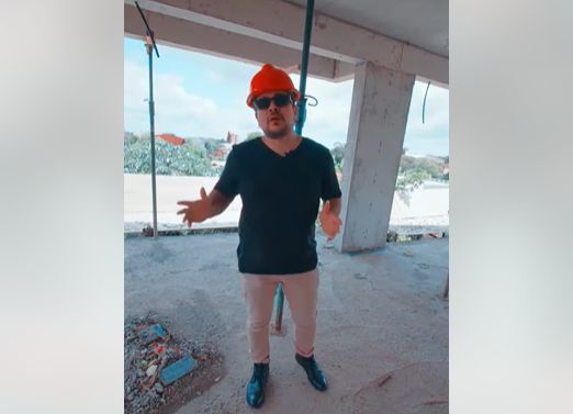 dani-meza-esta-entre-los-damnificados-por-constructora-de-edificios