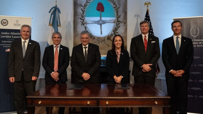 argentina-y-eeuu-firmaron-acuerdo-con-inversiones-de-hasta-u$s7.000-millones-en-infraestructura,-minerales-criticos,-energia-y-sector-digital