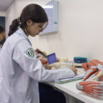 dona-da-estacio-incorpora-afya-e-cria-gigante-do-ensino-medico-no-pais