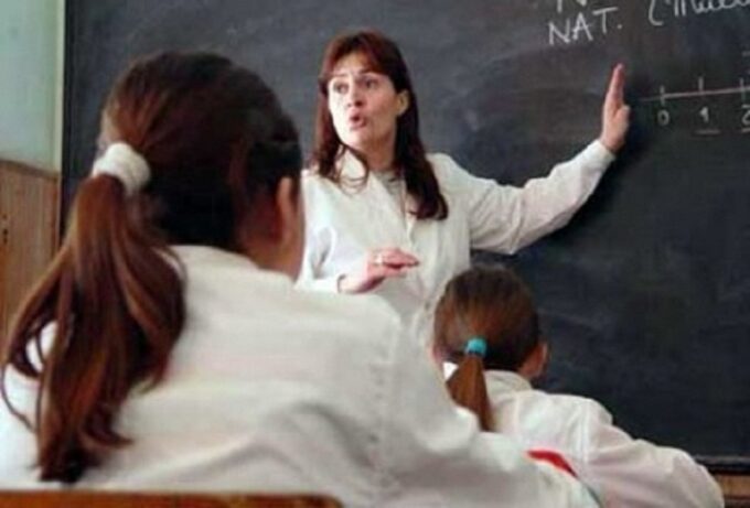 falsifico-el-aviso-funebre-de-su-profesora-para-que-cancelaran-las-clases