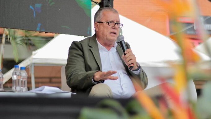 alcalde-de-dosquebradas-denuncia-que-fue-victima-de-estafa-tras-falsas-promesas-de-ayudas-por-el-terremoto:-se-hicieron-pasar-por-un-senador