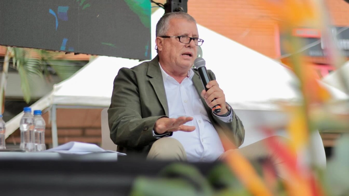 alcalde-de-dosquebradas-denuncia-que-fue-victima-de-estafa-tras-falsas-promesas-de-ayudas-por-el-terremoto:-se-hicieron-pasar-por-un-senador