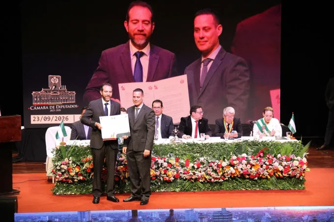diputados-reconocen-a-cre-y-saguapac-por-su-servicio-social
