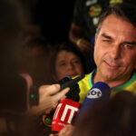 tse-manda-instagram-retirar-video-que-associa-flavio-bolsonaro-ao-master