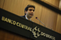 bc-reduz-para-1,8%-previsao-de-crescimento-do-pib-neste-ano-e-estima-avanco-de-1,4%-em-2027