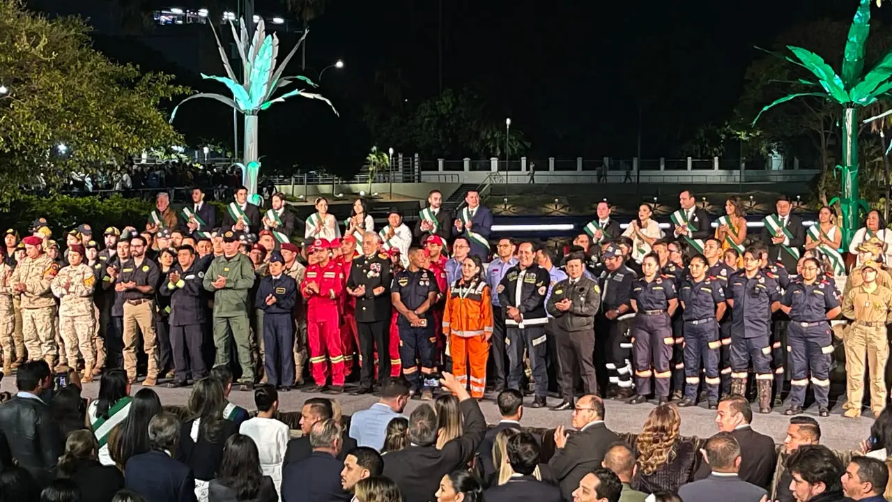 concejo-municipal-rinde-homenaje-a-la-esencia-y-grandeza-de-santa-cruz-en-sus-216-anos-de-historia-en-su-gesta-libertaria