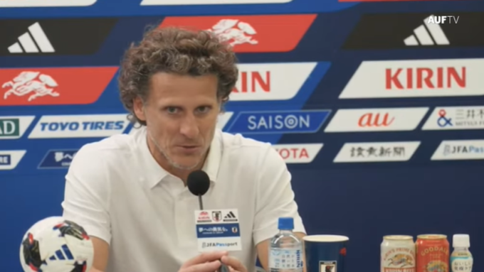 “una-lastima-el-resultado,-los-jugadores-hicieron-un-esfuerzo-enorme”:-lo-que-dijo-diego-forlan-tras-su-debut-en-la-seleccion-uruguaya-con-derrota-3-1-ante-japon