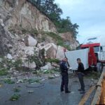 derrumbe-y-accidente-complican-la-ruta-al-atlantico-y-generan-largas-filas