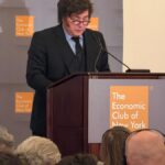 milei-hizo-una-fuerte-promesa-si-es-reelegido-y-cruzo-a-un-periodista-britanico-por-malvinas:-“no-voy-a-discutir-porque-son-nuestras”