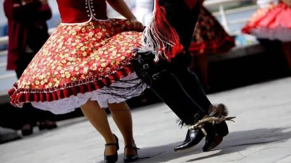 mas-de-500-personas-participaron-en-encuentro-comunal-de-cueca-de-personas-mayores