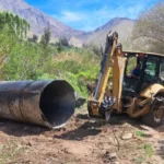 retiran-tuberias-arrastradas-por-el-rio-tras-ruptura-de-bypass-entre-montegrande-y-cochiguaz
