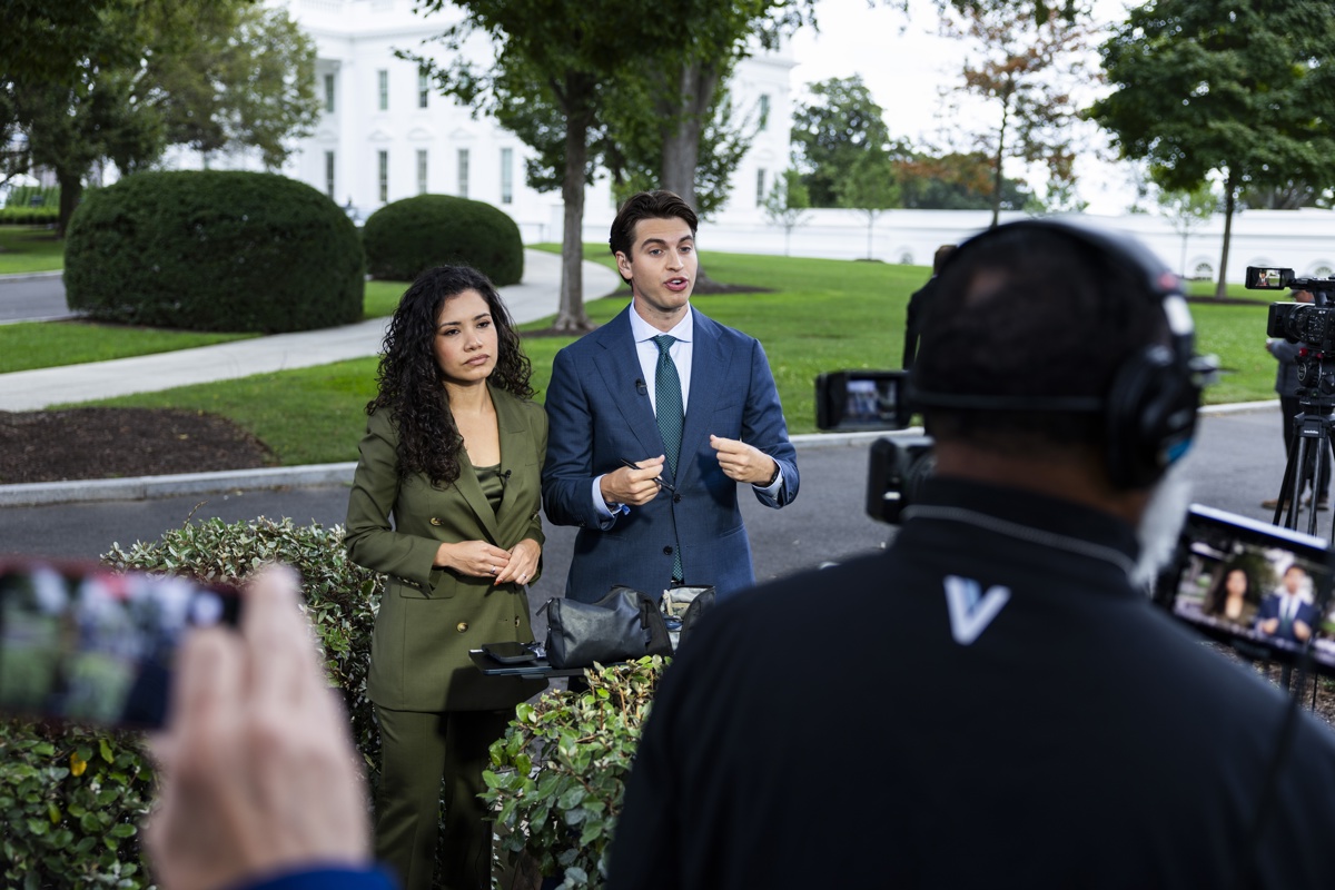 tras-un-primer-intento-fallido,-periodistas-de-medios-vetados-por-trump-logran-ingresar-a-la-casa-blanca
