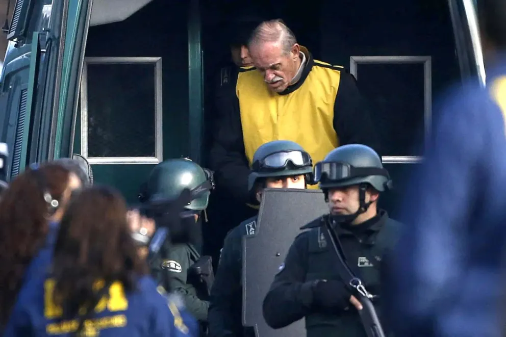 crece-la-tension-politica-por-eventuales-indultos-a-condenados-por-violaciones-a-ddhh.