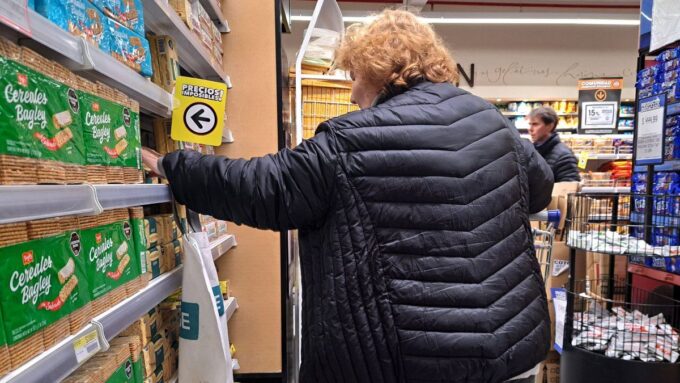 inflacion:-los-precios-de-los-alimentos-se-aceleraron-en-la-ultima-semana-y-la-suba-mensual-salto-al-2,7%
