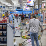 ipca-15-deixa-deflacao-para-tras-e-sobe-0,7%-em-setembro,-acima-do-esperado