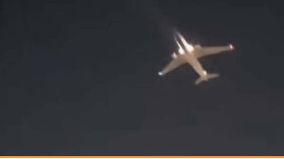 un-avion-de-aerolineas-argentina-tuvo-una-falla-en-un-motor:-“tres-explosiones”