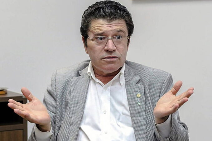 ex-deputado-que-apresentou-projeto-para-retirar-titulo-de-padroeira-do-brasil-foi-assessor-de-bolsonaro