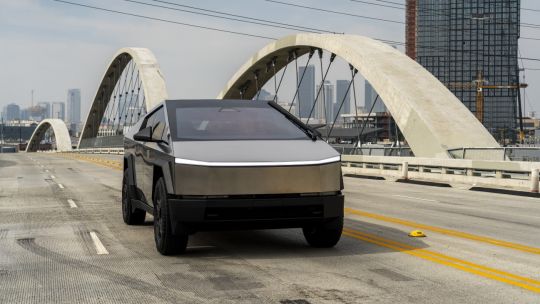 tesla-cybertruck-fan-javier-milei-defends-argentines-buying-chinese-cars