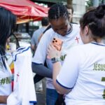 voyage-du-pape-en-france :-« leon-xiv-a-rempli-le-stade-de-france-plus-vite-que-jul »