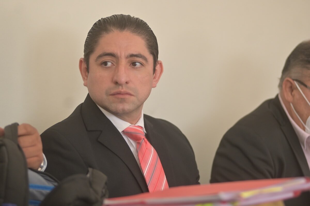 proceso-contra-exfiscal-anticorrupcion-stuardo-campo-suma-mas-suspensiones-que-audiencias-realizadas