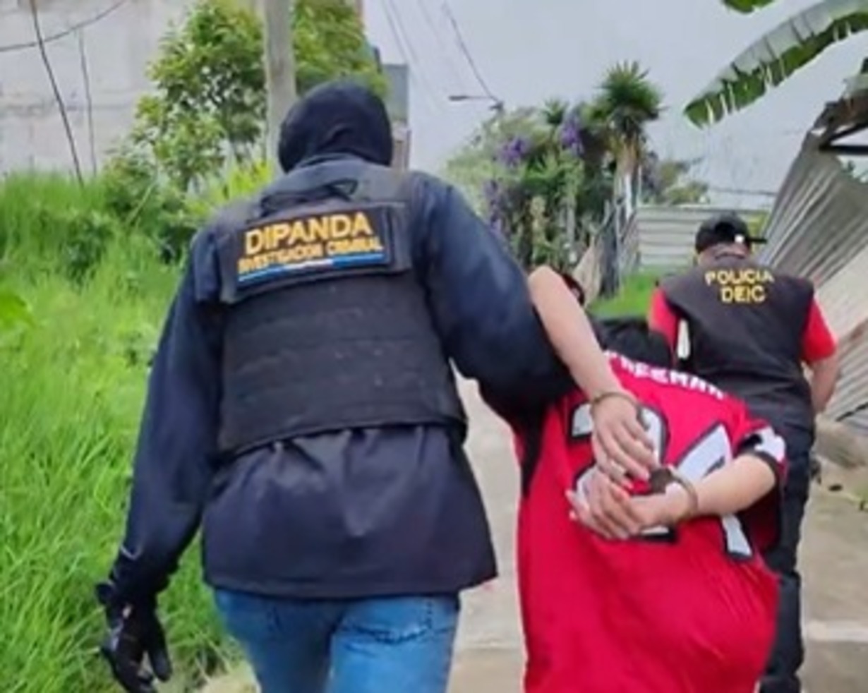 capturan-a-alias-“el-smurf”-con-armamento-en-aldea-el-carmen,-santa-catarina-pinula