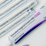 uso-de-estrogenio-vaginal-cresce-como-opcao-segura-para-ressecamento-e-dor-na-menopausa