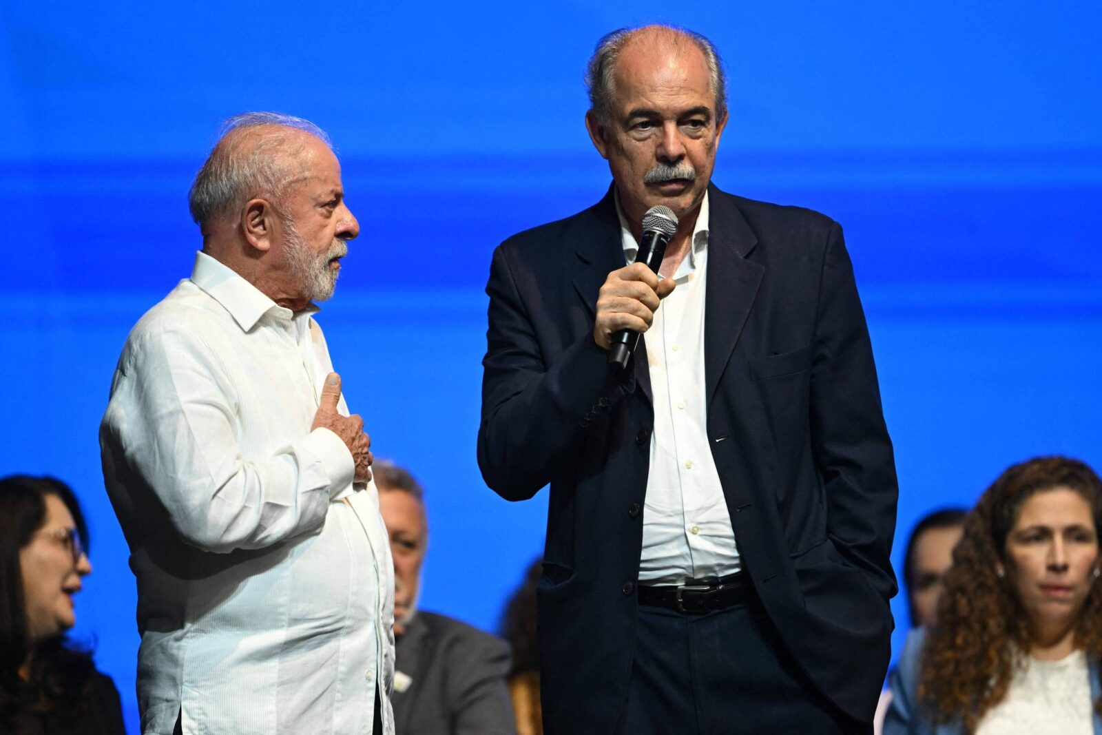 mercadante-tira-ferias-do-bndes-para-se-dedicar-a-campanha-de-lula