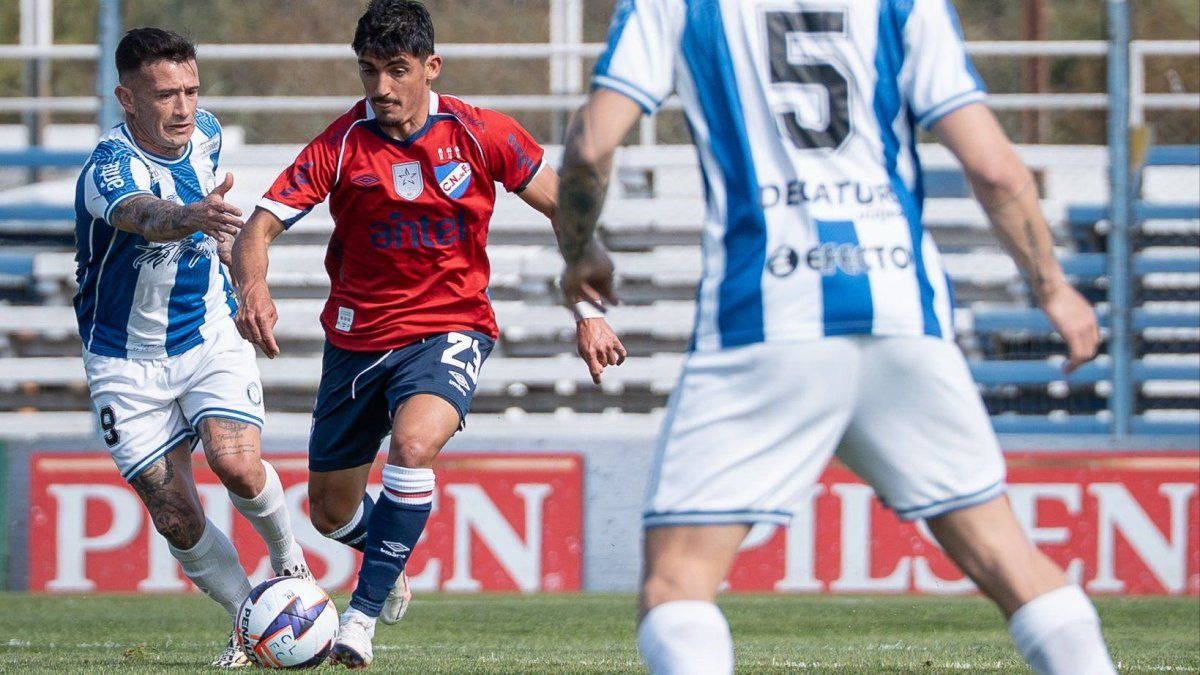 asi-quedaron-las-tablas-de-posiciones-en-la-octava-fecha-de-la-liga-uruguaya:-nacional-se-enciende-y-pone-presion-a-penarol-y-a-torque;-racing-se-frena