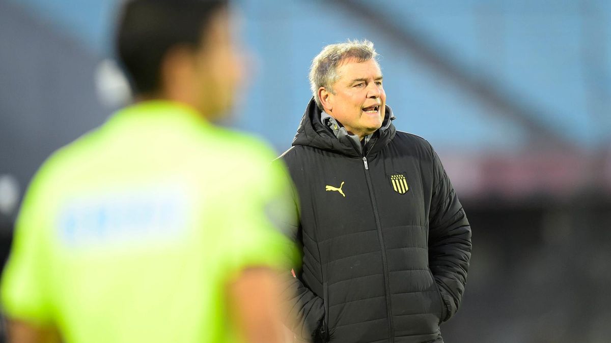 diego-aguirre-tras-la-nueva-victoria-de-penarol:-la-“semana-decisiva”-del-carbonero,-la-lesion-de-leonel-jaime-y-la-espera-por-eduardo-darias-para-jugar-con-city-torque