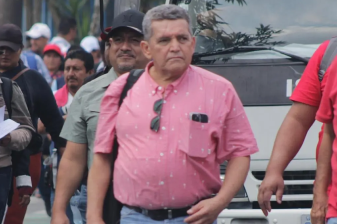 joviel-acevedo-critico-el-aumento-salarial:-este-es-su-sueldo-desde-agosto-pese-a-no-dar-clases