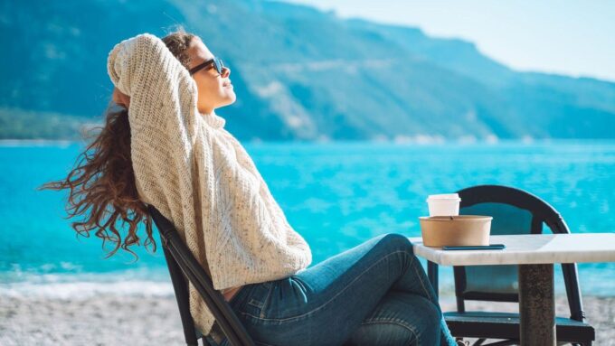 entre-el-ayuno-intermitente,-los-jugos-detox-y-la-falta-de-vitamina-d-que-inundan-las-redes:-mitos,-verdades-y-recetas-no-tan-magicas