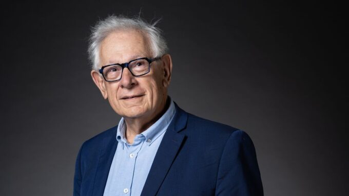 phillipe-meirieu,-pedagogo:-“el-ruido-de-la-desinformacion-y-de-las-creencias-parece-gritar-mas-fuerte-que-los-saberes”