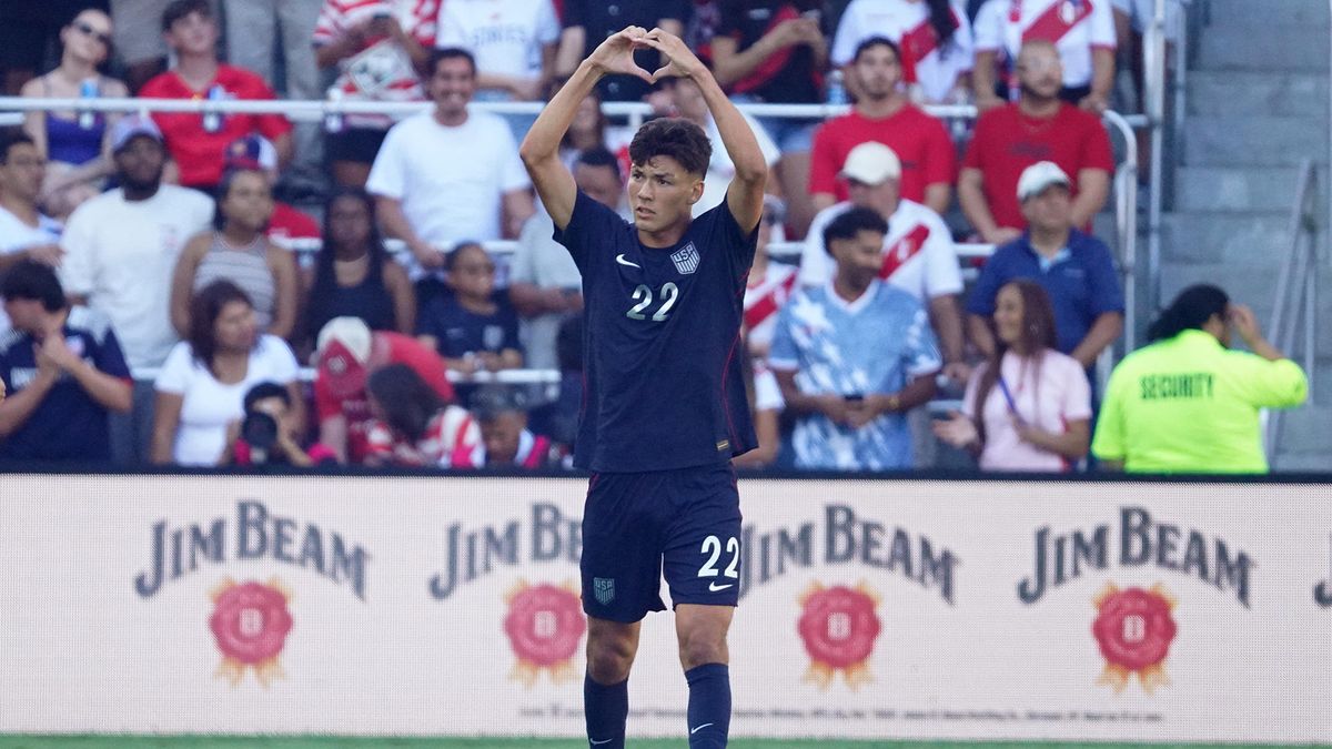 justin-ellis,-el-joven-al-que-diego-forlan-quiso-convencer-para-jugar-con-uruguay,-debuto-en-la-seleccion-de-estados-unidos-con-un-gol