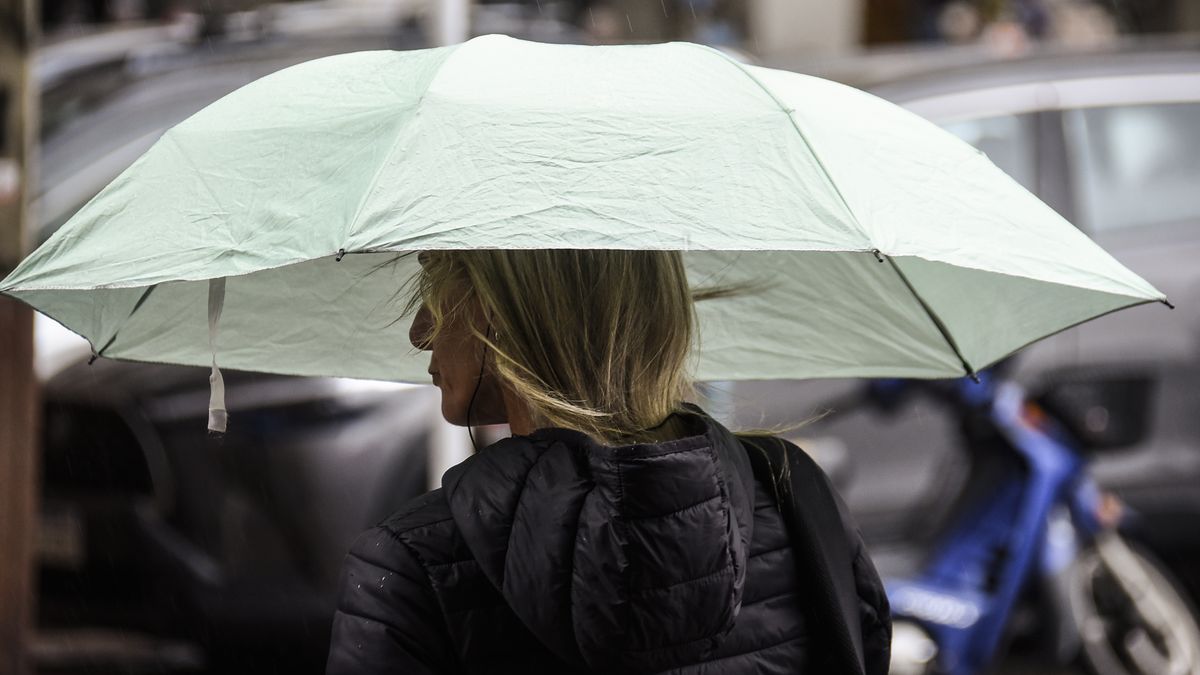 inumet-emitio-una-doble-alerta-naranja-y-amarilla-por-tormentas-para-12-departamentos