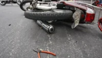 un-nino-de-un-ano-murio-tras-un-choque-entre-un-auto-y-una-moto-en-piedras-blancas