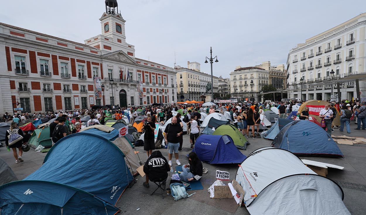 cientos-acampan-en-madrid-en-protesta-por-la-crisis-de-vivienda-tras-el-desalojo-de-una-mujer-de-87-anos