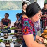 a-orillas-del-lago-atitlan,-anita-ensena-cocina-guatemalteca-a-extranjeros