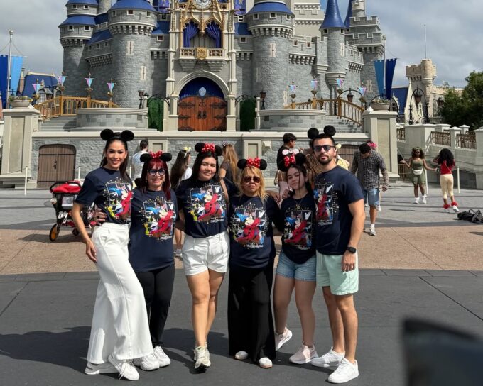 (galeria)-un-sueno:-¡exmiss-llevo-a-toda-su-familia-a-conocer-disney!